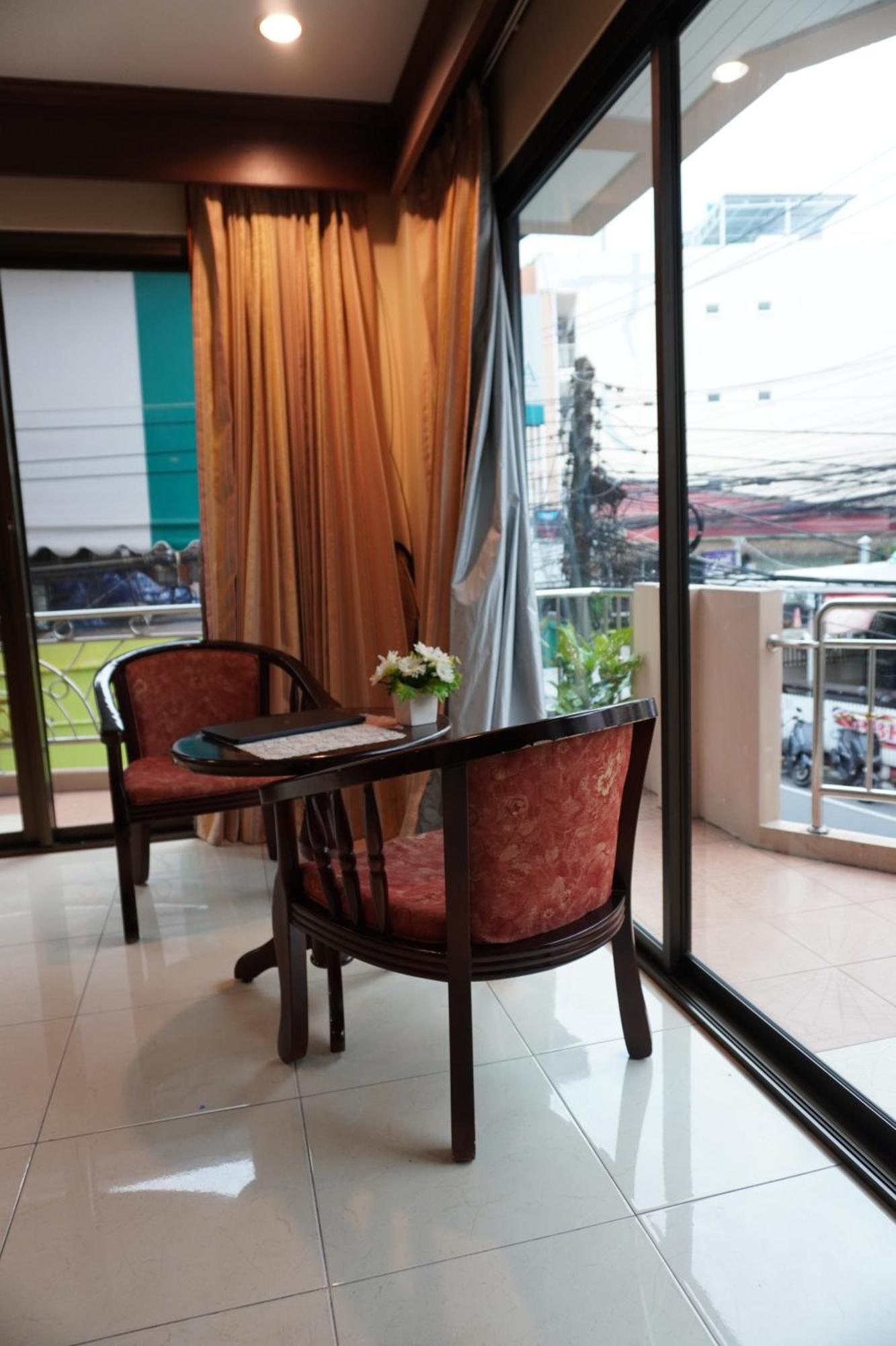 Отель Centre Point Nanai Patong Экстерьер фото